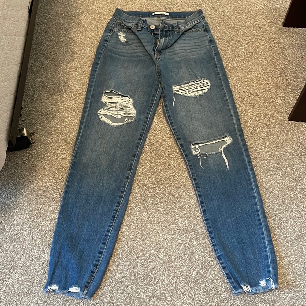 SO high rise mom jean, size 1 juniors